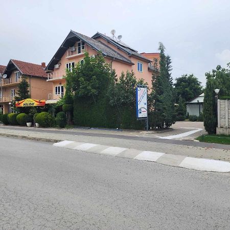 Holiday Ferizaj Bagian luar foto