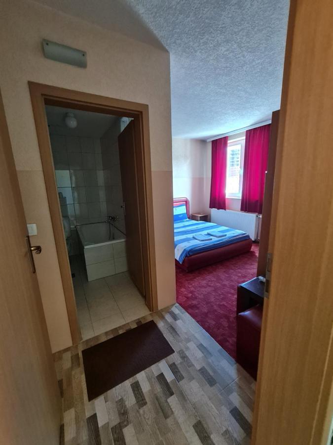 Holiday Ferizaj Bagian luar foto
